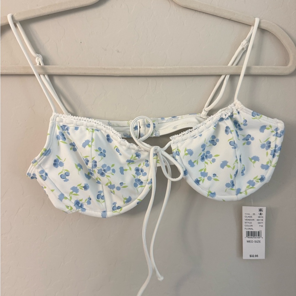 Beverly and Beck Bikini Top from Pacsun. Size M. NWT.